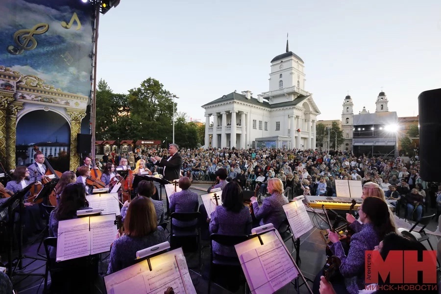 Летний музыкально-туристический сезон в Минске: фолк-рок комедия и танцы под открытым небом