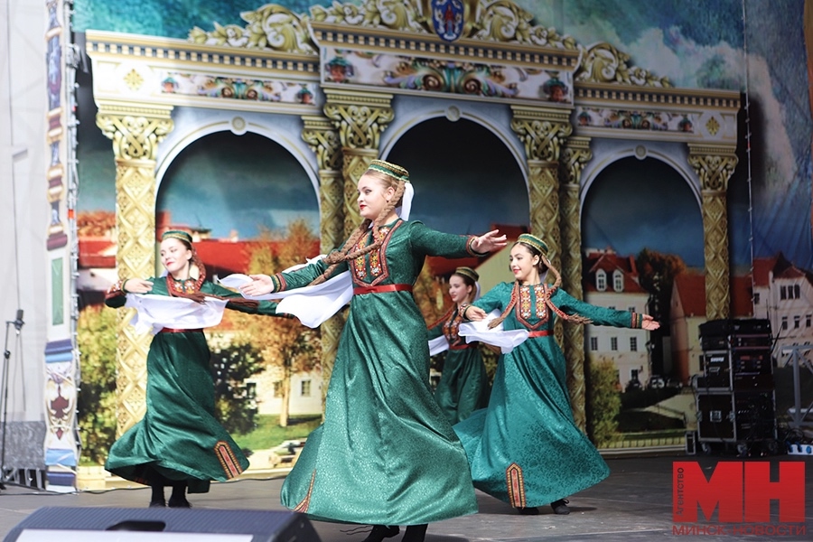 明斯克户外民族文化艺术节和剧院