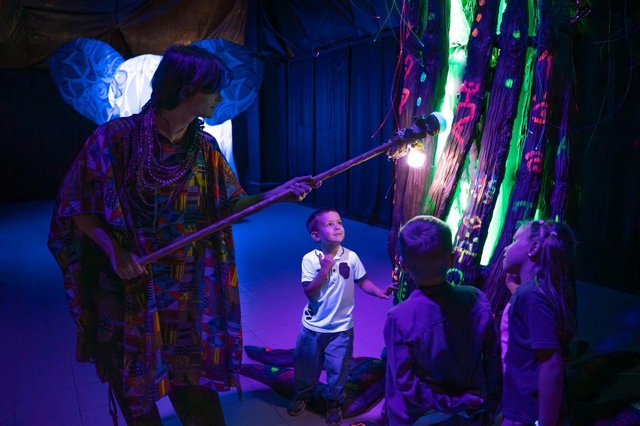 World's First Holographic Safari Theater in 'Wild Africa' Museum