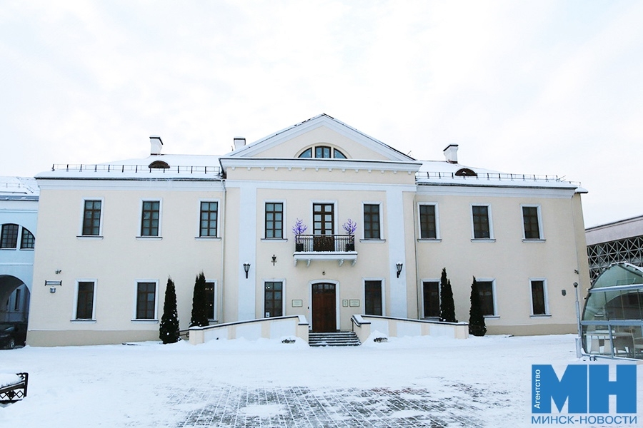 Concert about Women, Love, and Spring in Savitsky Gallery