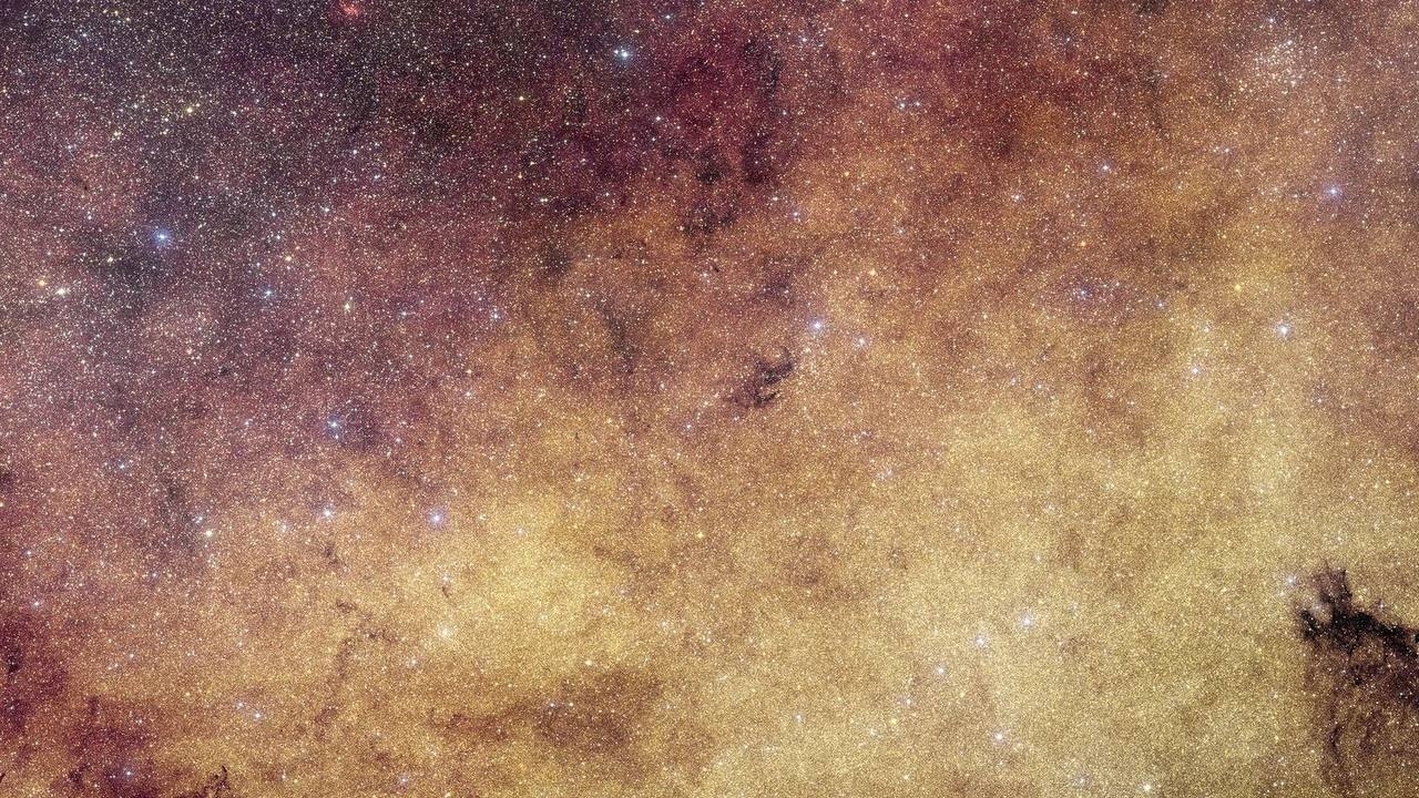 太空望远镜“欧几里得”拍摄了银河系“心脏”的独特照片